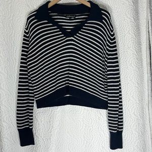 Embossed Knit Blue & White Striped Collar Pullover Sweater